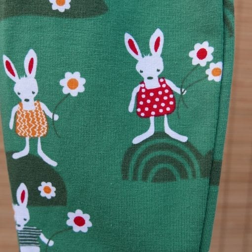 Broekje, groen met haasjes, biologisch katoen - Image 2
